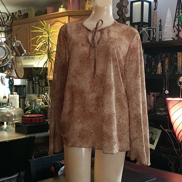 Two tone beige top